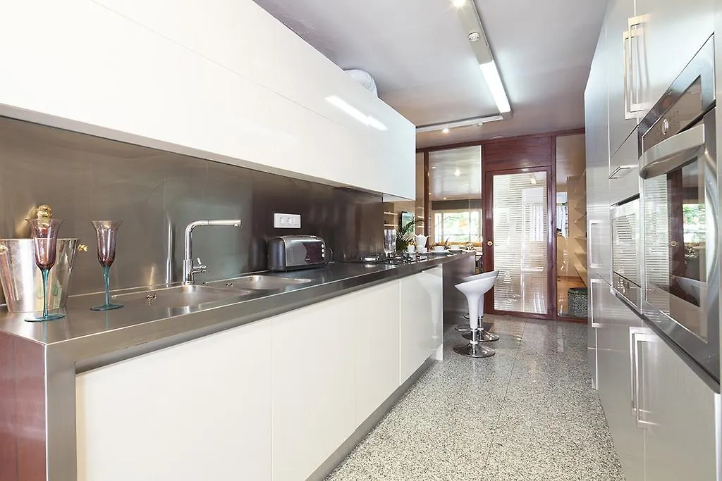 Apartment Barcelona Rentals - Classic Bonanova Apartment